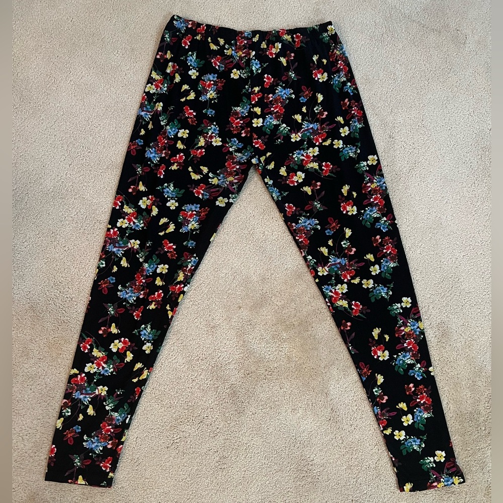 Floral Leggings Black Background Stretchy Soft 90s Cute